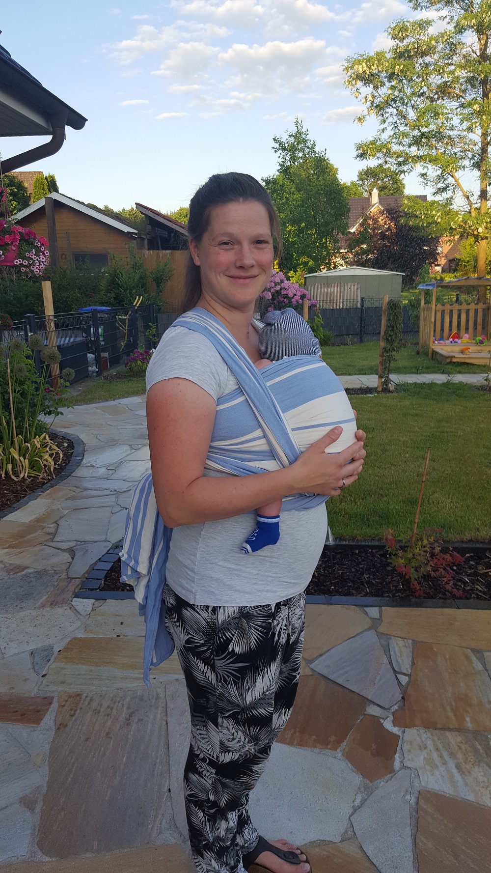 Erfahrungen Familienwiege Workout Mamafit Fitness Baby Tragehilfe Stillen Tragen Tragehilfe